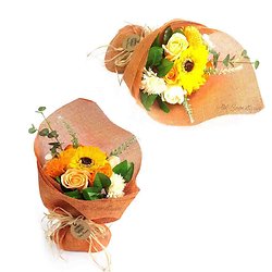 Bouquet fleurs savon Orange et Jaune avec roses et oeillets bain