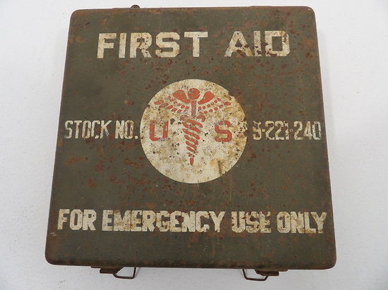 Boite first aid stock no 9-221-240 ww2