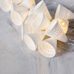 Guirlande lumineuse porcelaine Cones ajourés - 350 cm