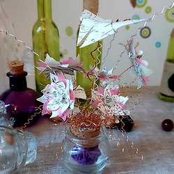 Mini-vase de fleurs roses 