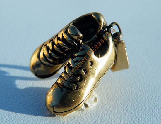 Pendentif Doré Crampons Chaussures Soulier d' Or Football Pur acier  Inoxydable