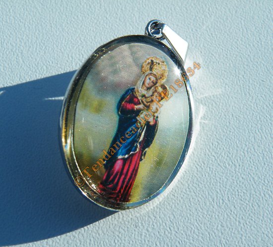 Médaille Sainte Pendentif Pur Acier Inoxydable Argenté Jesus Christ La vierge Marie Religion