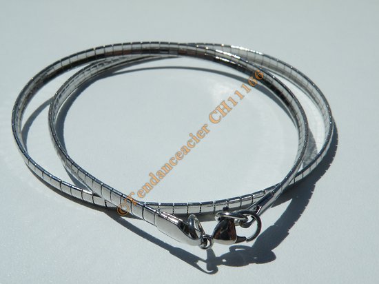 Chaine Collier Ras de Cou 45 cm Style Maille Serpentine Incurvé Argenté Pur Acier Inoxydable Chirurgical 4 mm