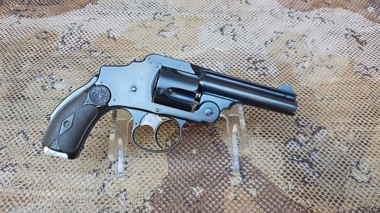 Revolver Smith et Wesson safety hammerless 38