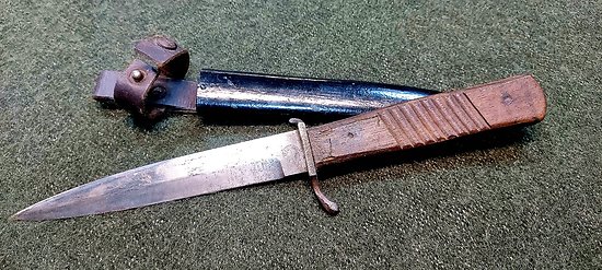 Couteau de tranchée Allemand " DEMAG"