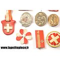 Lot de broches Croix Rouge Suisse années 1930 - 1950