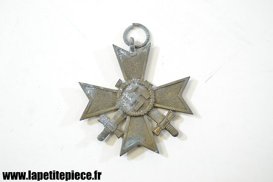 Médaille du mérite Allemande - Kriegsverdienstkreuz 1939. Mauvais état 