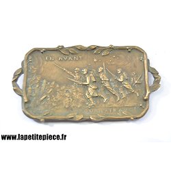 Cendrier / vide poche EN AVANT POUR LA FRANCE, bronze signé Carlier