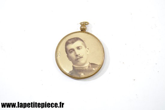 Médaillon pendentif porte photos soldat Français 106 Régiment d'Infanterie