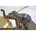 Lampe de chevet éléphant en régule sur socle de marbre