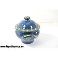 Pot en céramique de Soufflenheim G. KRAEMER. Bleu liseret jaune, décor floral.