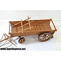 Charrette / chariot miniature - travail artisanal en bois