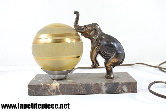 Lampe de chevet éléphant en régule sur socle de marbre