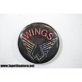 Badge groupe rock britannique Wings - vintage (Paul McCartney and Wings)