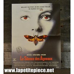 Affiche de cinéma LE SILENCE DES AGNEAUX - 1990 avec Jodie Foster et Anthony Hopkins. 38cm x 50cm 