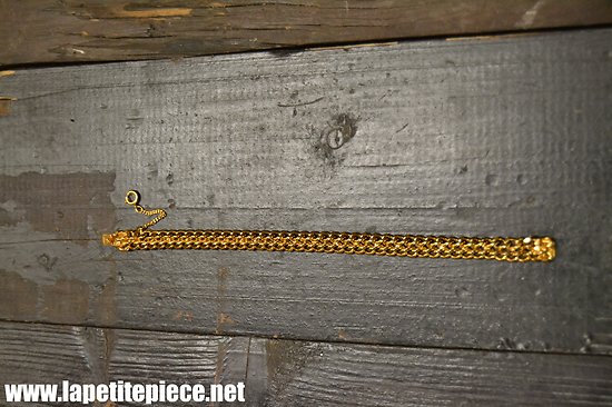 Bracelet en métal doré