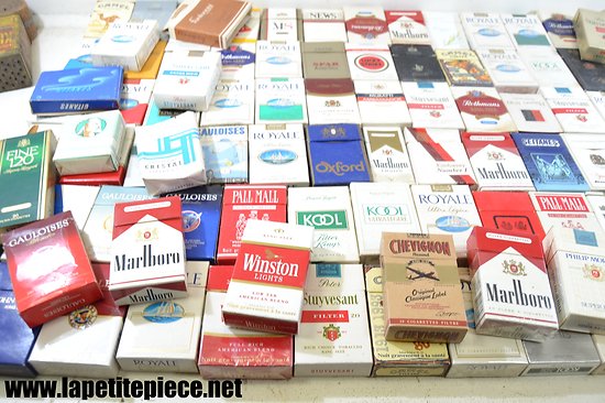 Lot de paquet de cigarettes et de cigares vides pour collection