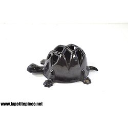 Dévidoir à ficelle en fonte, forme de tortue. 