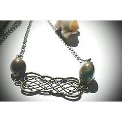 Sautoir "Cross Stitch", sautoir en métal bronze et perle de turquoise bleues et marron, collier en toute simplicité