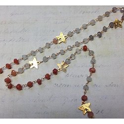 20cm de chaîne façon rosaire en pierres de gemme, connecteurs étoiles et fil d'or 24K