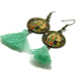 Boucles d'oreille "Frida haut les coeurs!", cabochons bronze et pompon de coton
