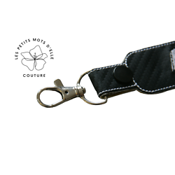 Porte-clef Arts Martiaux en simili cuir noir et olive