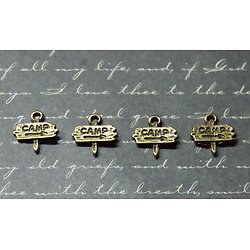 4 mini breloques pancarte 'camp' en métal couleur bronze 13x13mm