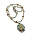 Collier court - Thème Religieux - en métal argenté et cristal de Bohème - Vierge au coeur pur