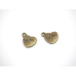 2 breloques coeur avec message "Maman" en métal couleur bronze 14X17mm