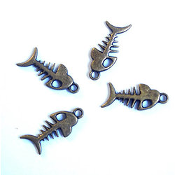 4 breloques mini poisson/arêtes en métal couleur bronze 19x8mm