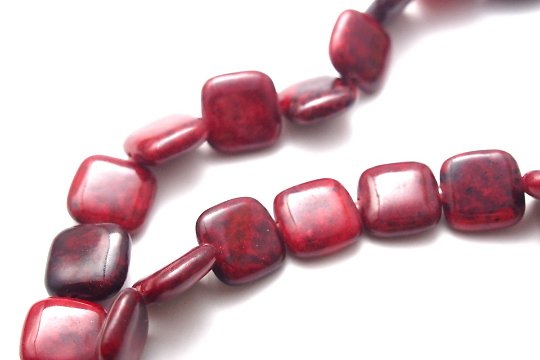 2 perles palet carré en pierre rouge de chrysocolle 14x14mm