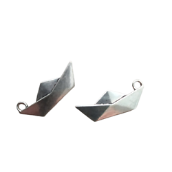 2 breloques bateau en origami en métal argenté 24x9mm