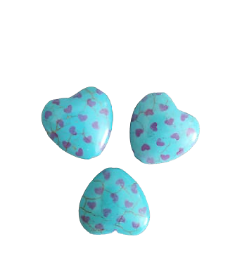 3 perles coeur bombé en howlite turquoise à pois violets 20x20x8mm