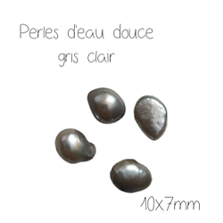 4 perles d'eau douce naturelles gris clair 10x7mm