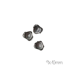 5 perles coeur stylisé en métal argenté 9x10mm