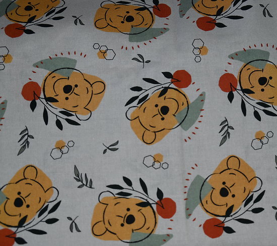 Drap de maternelle en coton  - imprimé Winnie l'Ourson en gris clair et multicolore