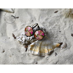 Boucles d'oreille verre et cabochons en métal couleur bronze - thème floral aux oiseaux / rose