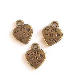 3 mini breloque coeur "MADE WITH LOVE" en métal couleur bronze 12x10mm