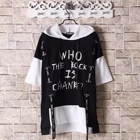 T-Shirt Unisexe - "Who The Eock is Chanet"