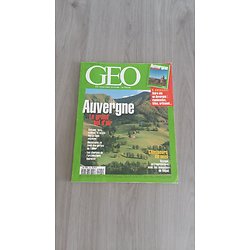 GEO n°245 juillet 1999 Auvergne, le grand bol d'air/ Chasseurs de miel du Népal/ USA: voyage au bout de la faim/ Le monde des palmiers