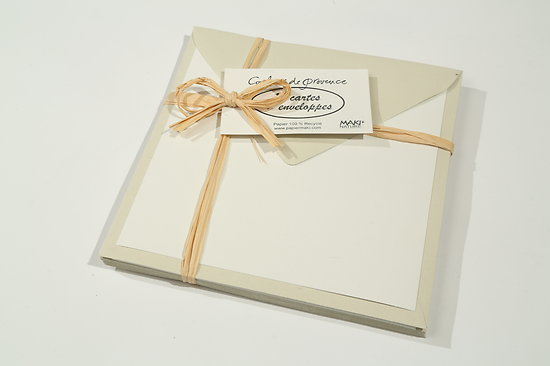 10 enveloppes noires avec doublure métallique dorée 110 x 220 mm pour  cartes de vœux noël cartes cadeaux invitation chèques-cadeaux : :  Fournitures de bureau