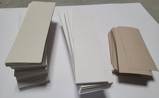 Lot 7- Papier recyclé format 9x33.3cm,8x34.2cm, 9.4x34.2cm et 20.9x9.4cm 