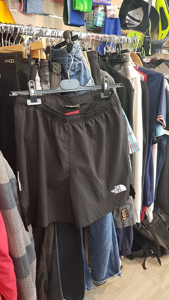 SHORT THE NORTH FACE TAILLE S 