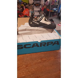 CHAUSSONS ESCALADE SCARPA T42.5